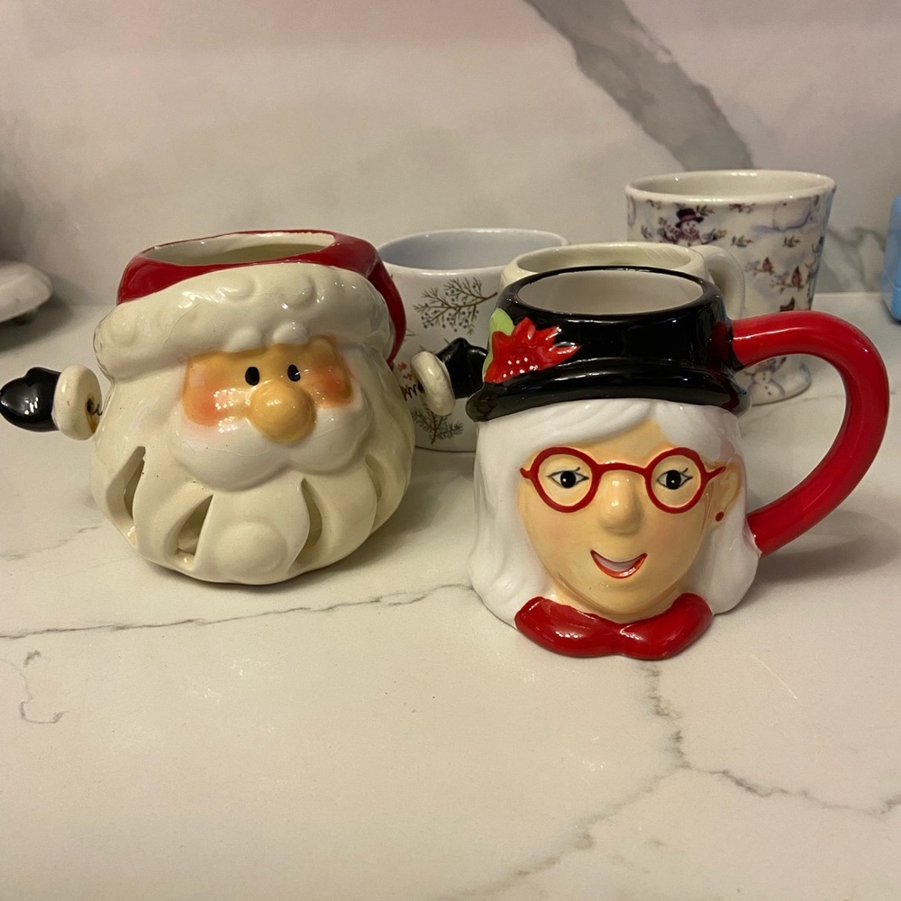 Bundle of Christmas mugs